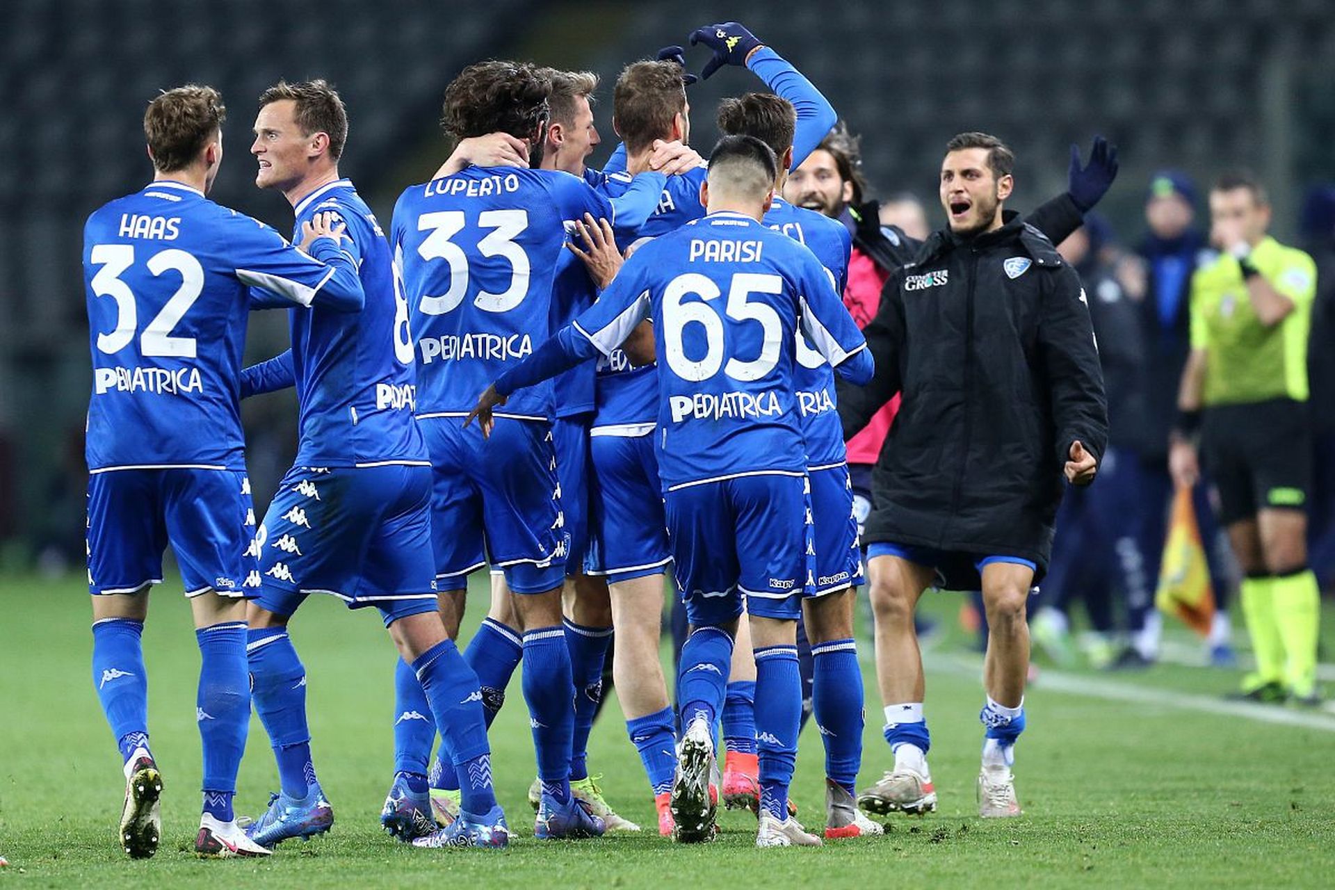 通过轮换微 通过轮换微